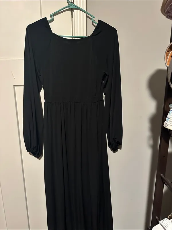 Venus Long Sleeve Maxi Dress with Peep hole Front NWOT - Image 7