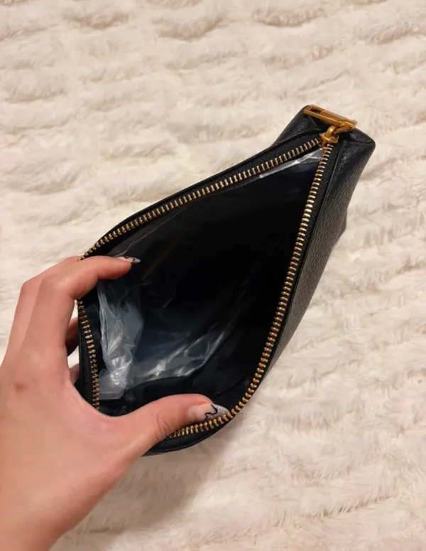 Black pebbled makeup bag - Image 3