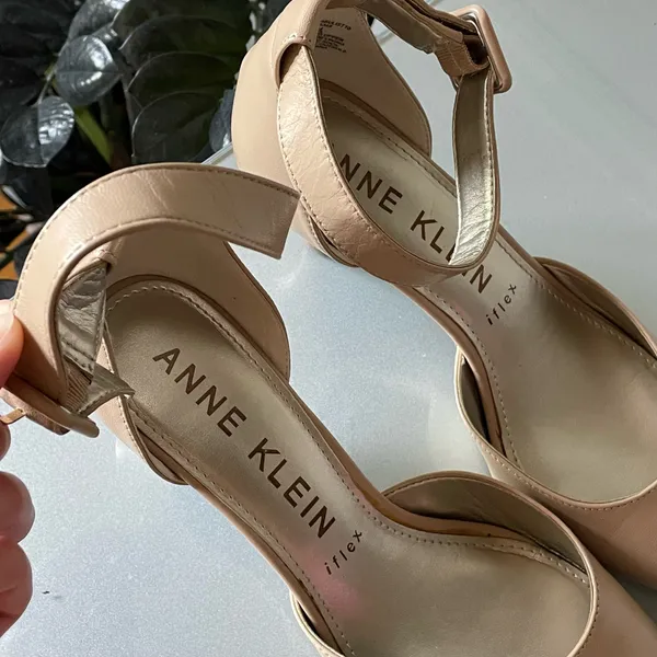 Anne Klein Flex Nude Leather Kitten Heels Size 10.5M - Image 5