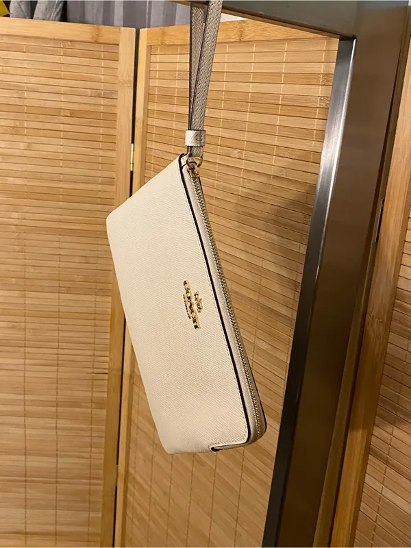 Coach Large Corner Zip Wrislet Wallet Chalk 3888 clutch wristlet - Image 3