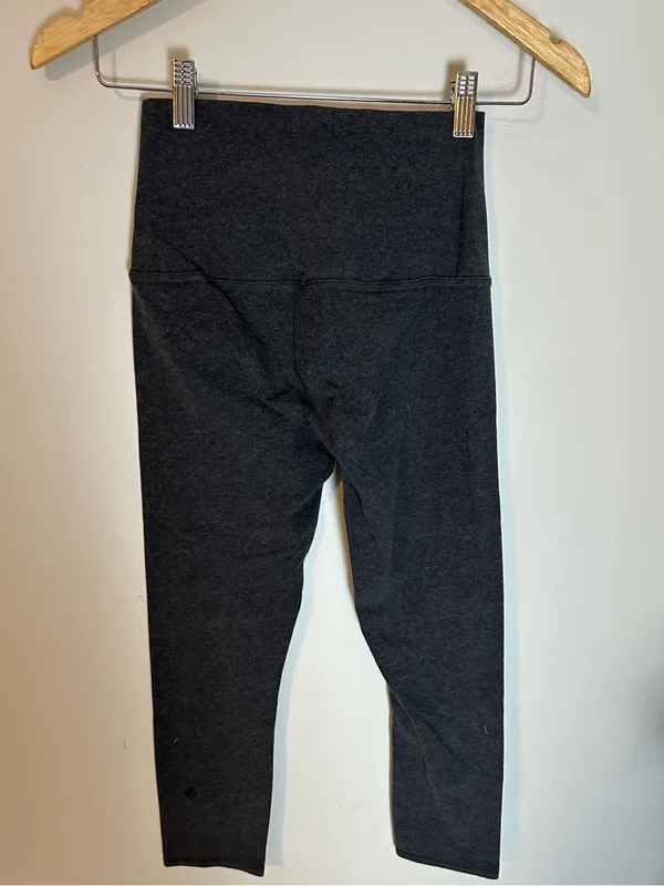 Lululemon Wunder Under high rise crop leggings small - Image 3