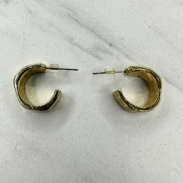 Chico's Hammered Metal Gold Tone Hoop Earrings ✨ - Image 4