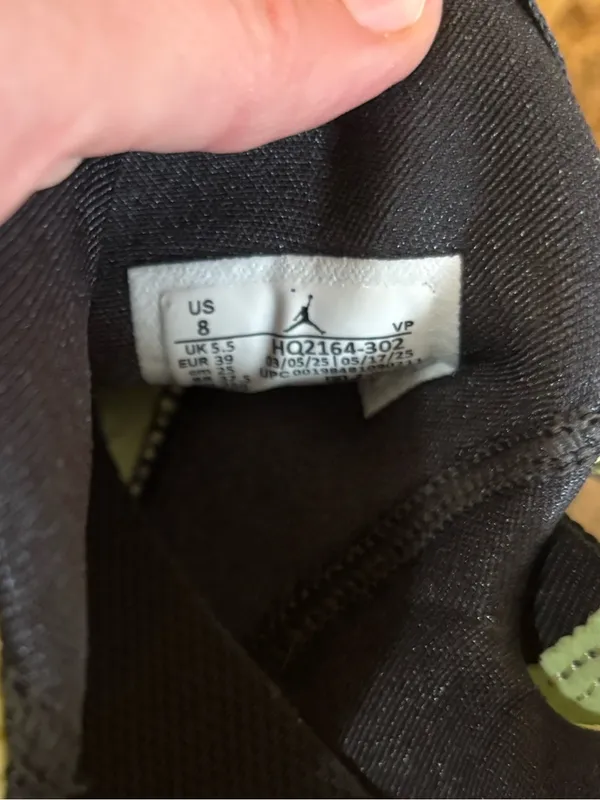 NWOT Nike women’s Jordan Trunner LX sneakers sz 8 - Image 5