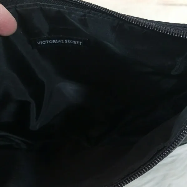 Victoria's Secret NWOT small makeup bag black - Image 5