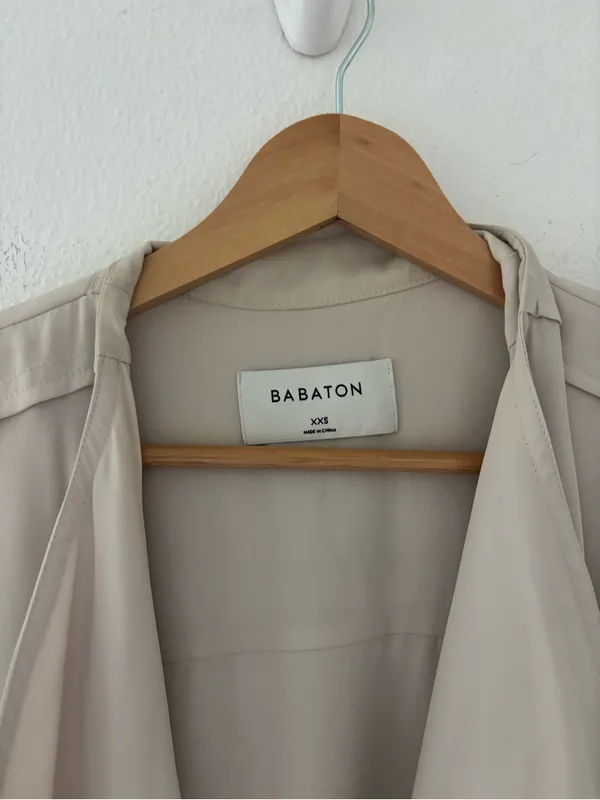 Aritzia babaton flowy trench coat - Image 3