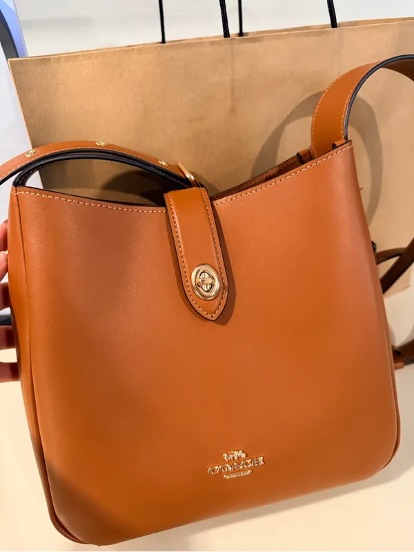 Coach Hadley convertible Tan Leather Shoulder Bag with Gold Hardware - Image 6
