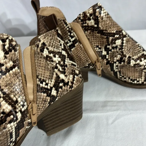 Time & True faux snake skin ankle boots. In new shape, very soft 7.5 - Image 6