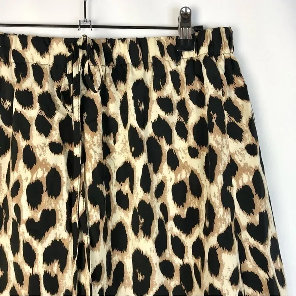 Boutique Light Brown Leopard Print Dip Hem Mini Skirt‎ XL - Image 3