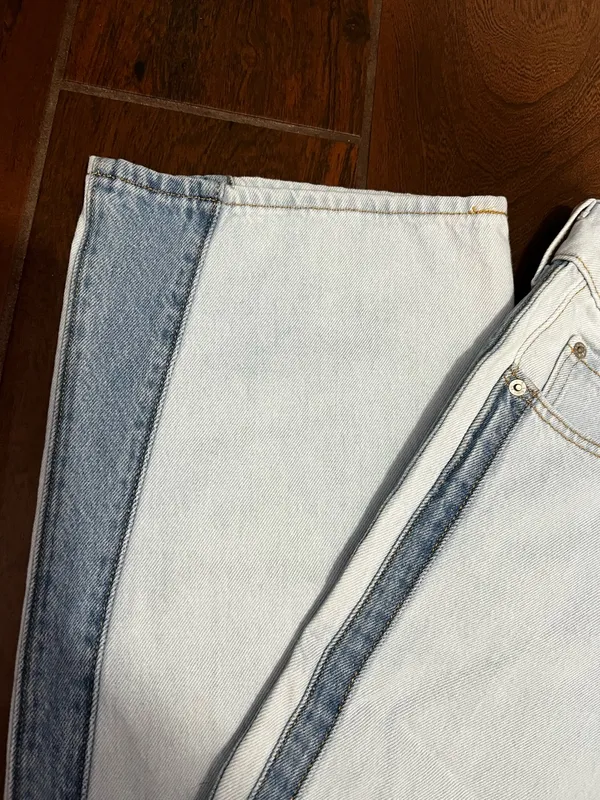 Levi’s Light Wash Denim Jeans Super Low Two Toned Wide Leg High Rise Size 28 - Image 2