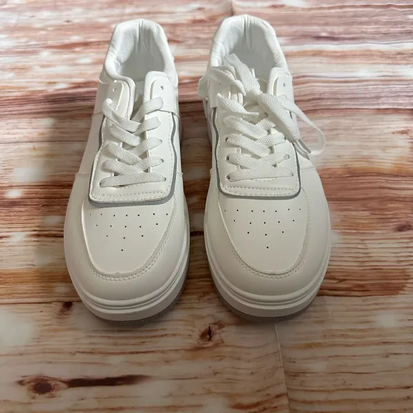PRETTYLITTLETHING White Contrast Sole Chunky Platform Sneakers NWOT - Image 3
