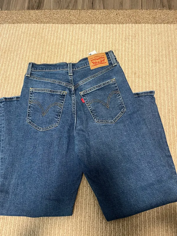 Levi’s Ribcage Straight Ankle Jeans - Image 3