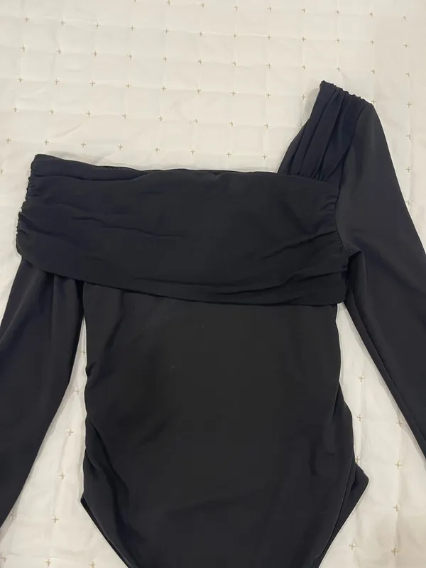 Off shoulder black top Size L - Image 2