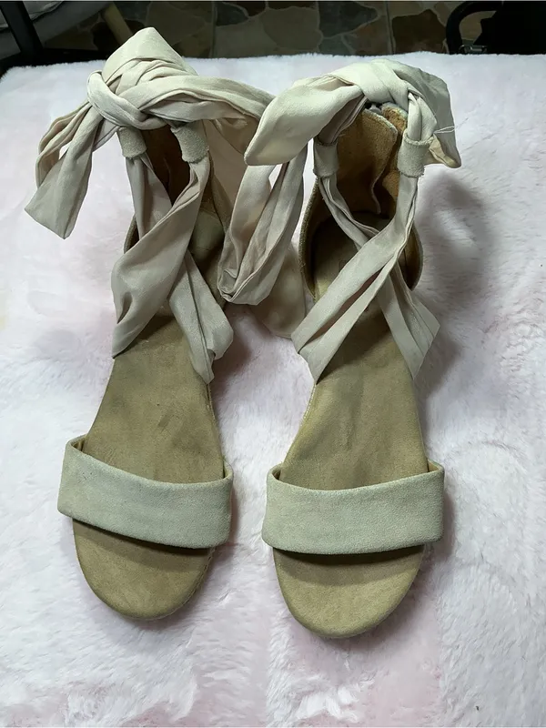 UGG Cream Tie-Wrap Ankle Sandals b123 - Image 2