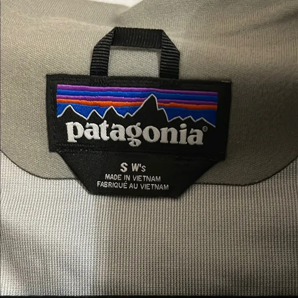 Patagonia NWOT, Women's Black Jacket - Image 5