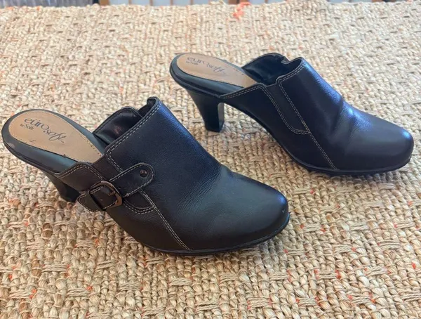 EuroSoft Brown Leather Slip-On Mule Clogs with Buckle Accent 8.5M - Image 2