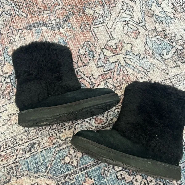 UGG Patten 1006794 Black Suede Shearling Women’s Boots Size 7 - Image 10