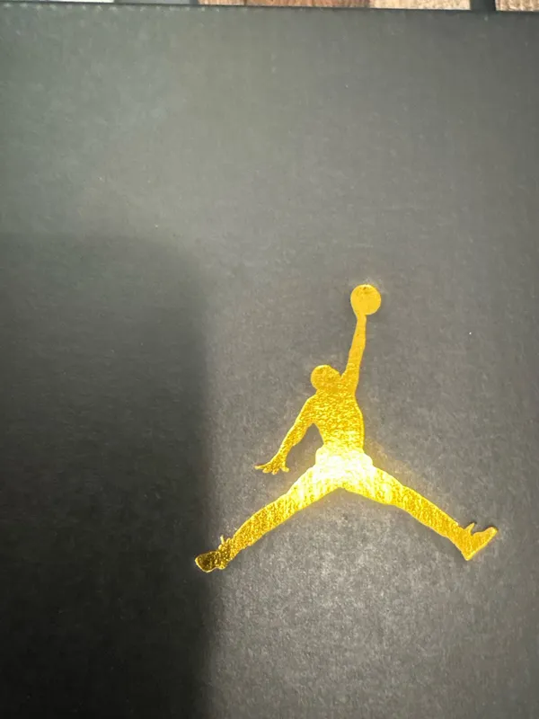 Air Jordan 1 Mids - Image 6