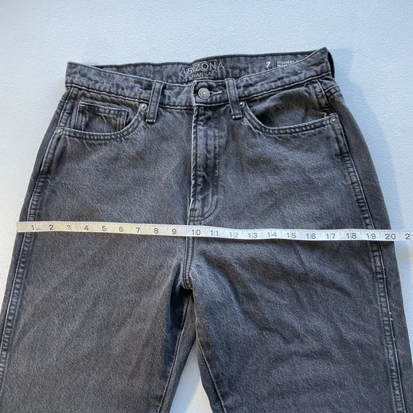 Arizona Jeans Womens Size 7 Highest Rise Mom Jeans Faded Black Denim Pockets - Image 8