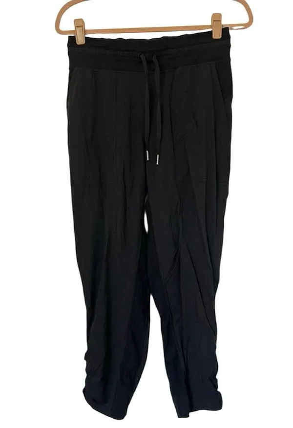 Lululemon Dance Studio Crop Womens 6 Black - Image 2