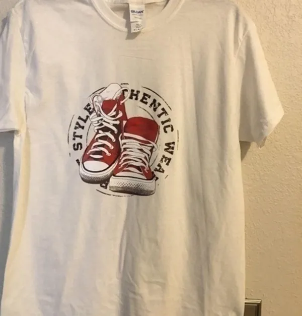 COPY - Gildan T shirt M with graphic print - Image 5