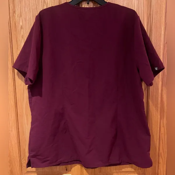 FIGS Burgundy Casma Three-Pocket Top & Kade Cargo Scrub Pants Set Size XL/XXL‎ - Image 13