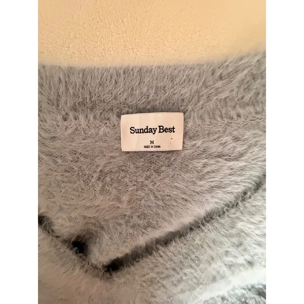 Aritzia Sunday Best Kitten Fuzzy V-Neck Cropped Sweater M Medium Foil Gray - Image 3
