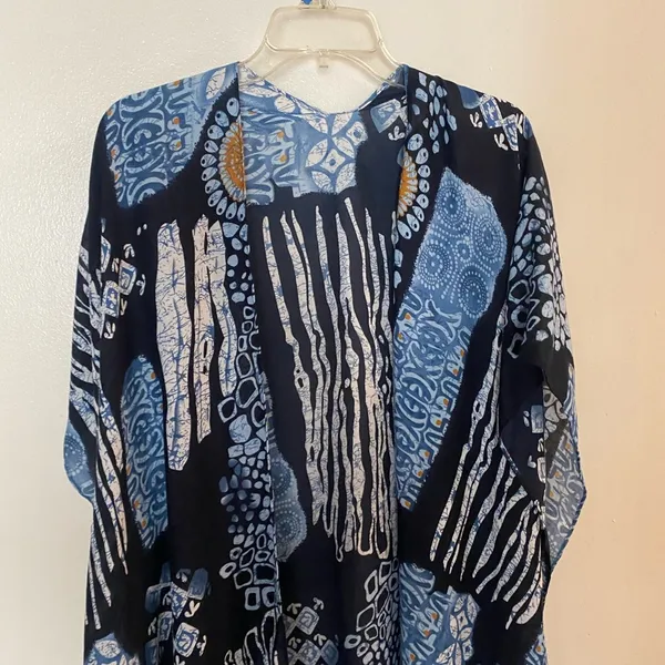Be Clever Women’s Shawl Sleeved Cover Up Blue White Boho Print L Large NWT - Image 2