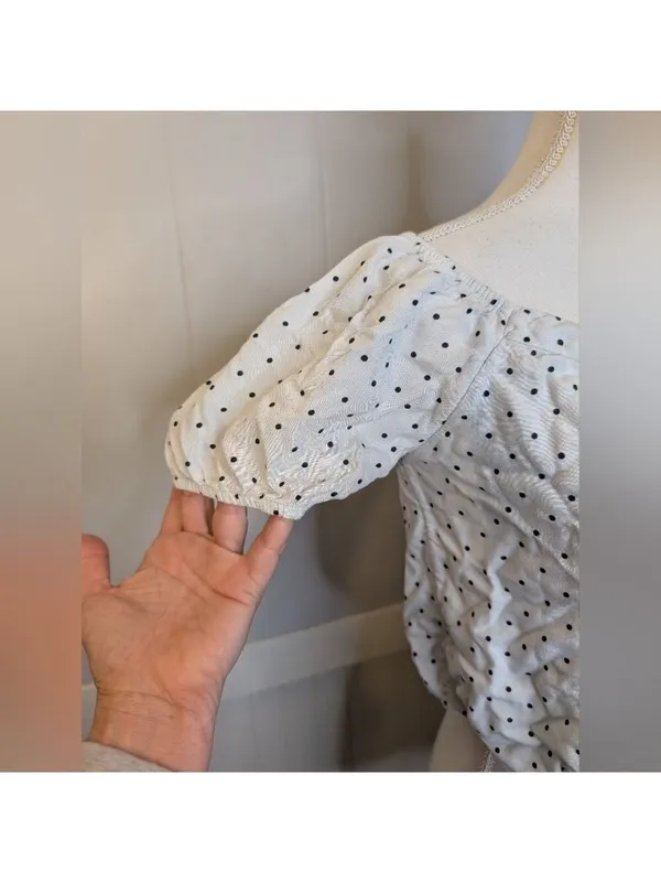 Hollister White Polka Dot Off-Shoulder Crop Top – Size Small - Image 5