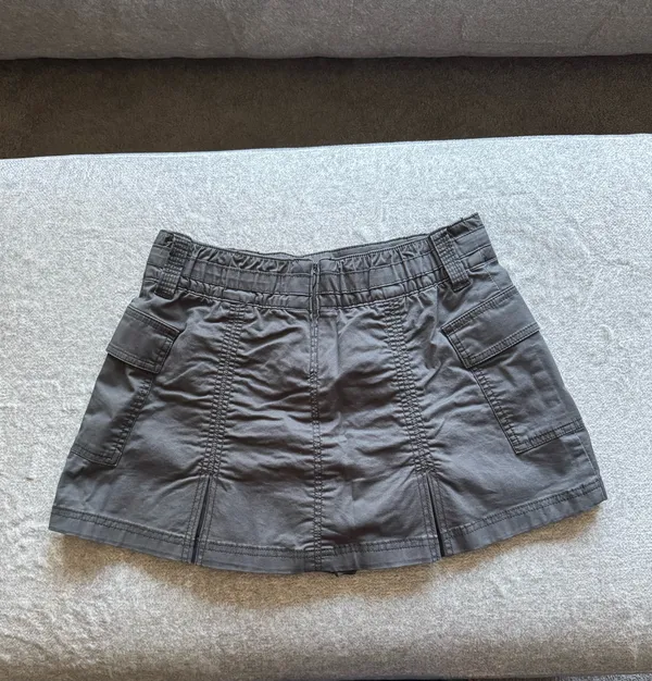 Hollister Cargo Mid-Rise Mini Skirt - Image 2