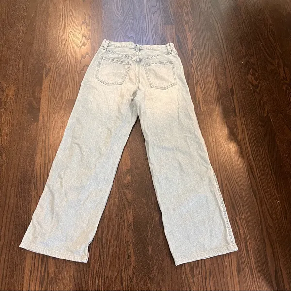 Uniqlo Women's Light Blue Flare Jeans - Image 9
