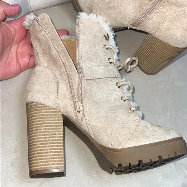 Express Beige Heeled Boots with Faux‎ Fur - Image 7