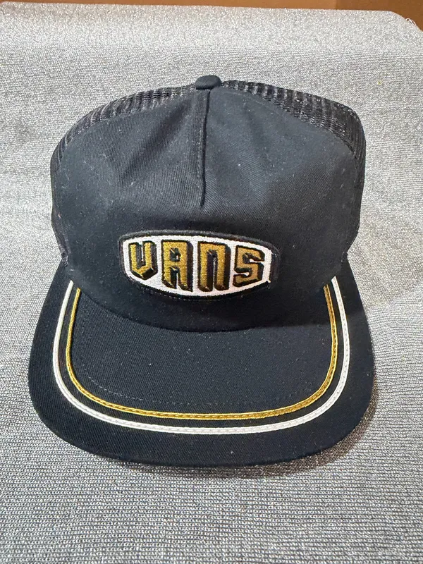 Vans Black trucker hat mesh adjustable NWT - Image 2