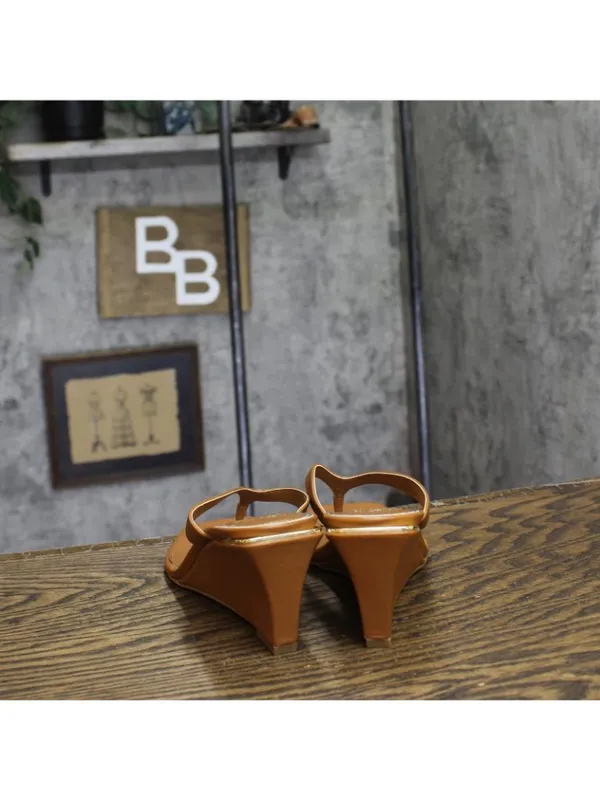 NWT Vince Camuto Cianna Thong Wedge Sandals VC-CIANNA Golden Walnut Brown 7M - Image 7