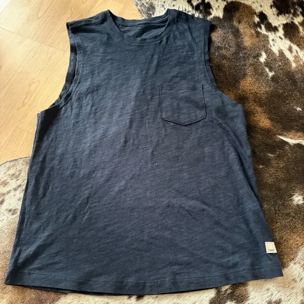 VUORI Sunrise Tank Top‎ In Grey Size Extra Small - Image 2