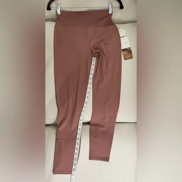 Vuori NWT Rib Studio High-Waisted Leggings Marsala Size M - Image 8