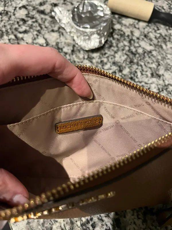 Michael Kors Wallet - Image 4