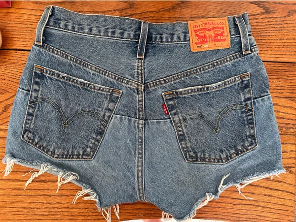Two-Tone Levi’s Denim Shorts High-Rise - Image 3