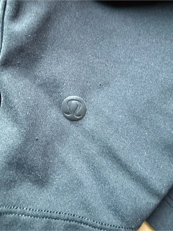 Lululemon On The Fly Short - size 6 - Image 3