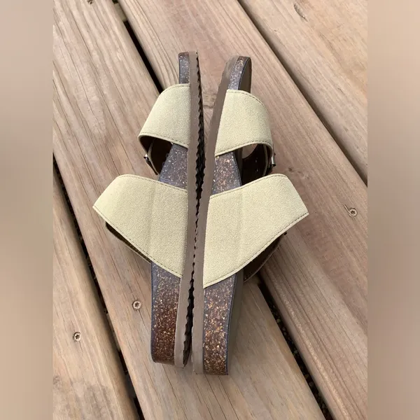Madden Girl Casual slip on sandals NWOT 🌸SOLD - Image 3
