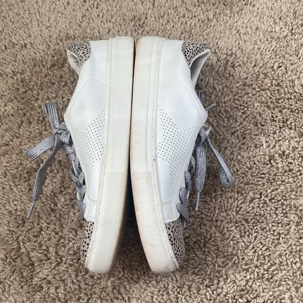 Universal Threads star sneaker with leopard print and silver laces - Image 8