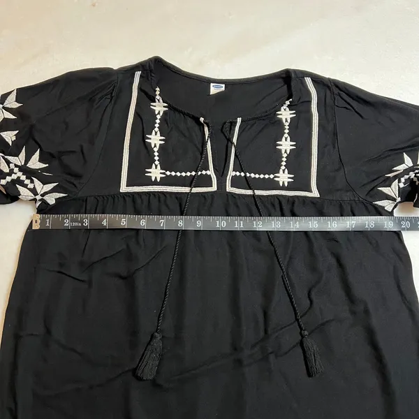 Old Navy Split Neck Embroidered Boho Blouse Size S Boho Peasant Festival Casual - Image 8