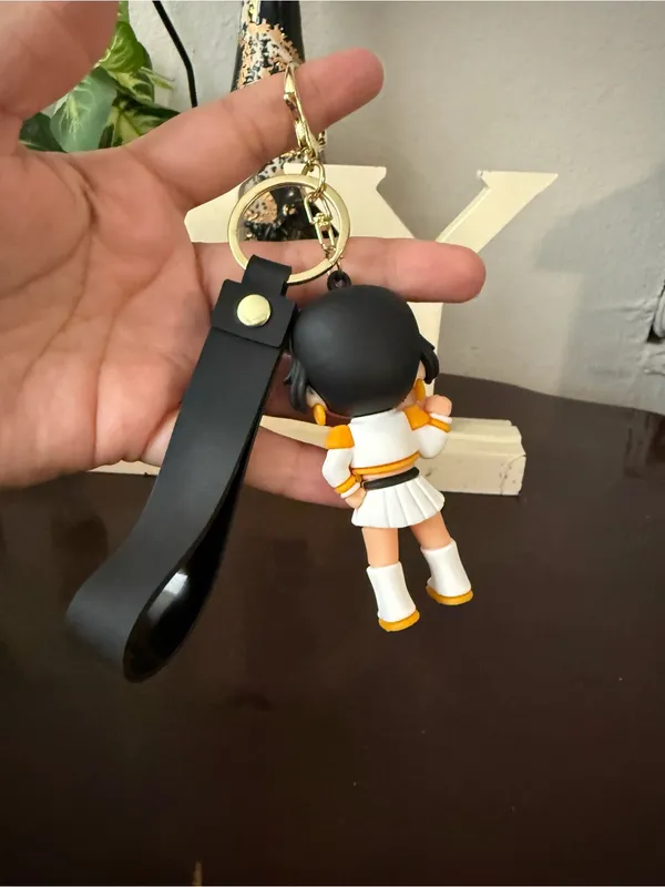 K-Pop Demon Hunters Cute Anime Figure Keychain Yellow White Idol Outfit Music - Image 3