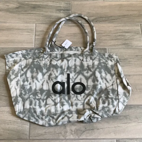Alo tie dye tote - Image 3