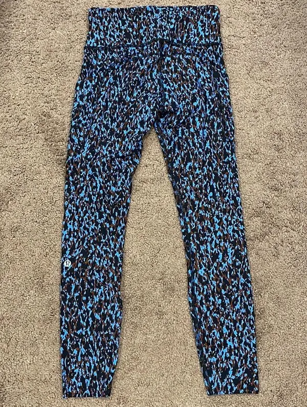 Lululemon bra and legging set leggings size 4 bra size 8 - Image 3