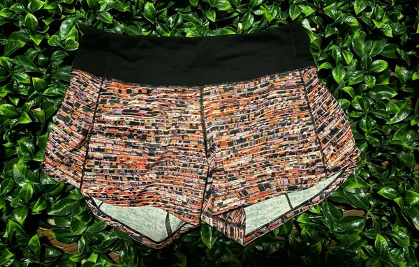 Lululemon Speed Up Shorts Size 4 Long 4" - Image 4