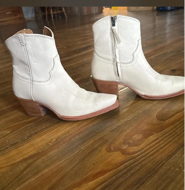 Tecovas White Size 7.5 - Image 2