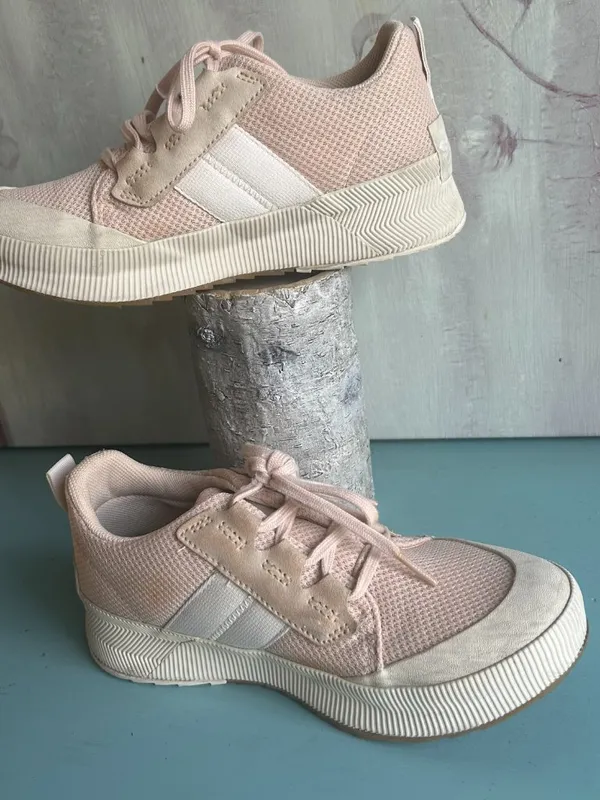 Sorel Women's Out N About III Low Waterproof Sneaker Size 8 in Nova Sand/Chalk - Image 14