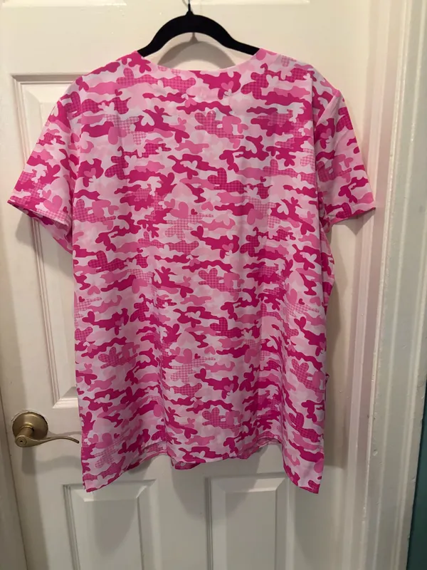 Pink heart camouflage print scrub top - Image 2