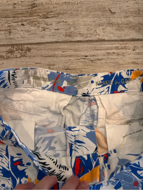 Gap Floral Print Casual Shorts - Image 3