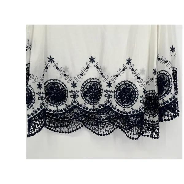EN CRÈME Blouse‎ Women Medium White Navy Blue Embroidered Crochet Hem V-Neck - Image 5